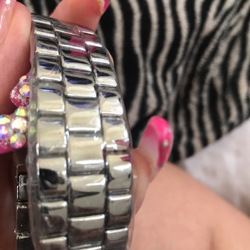 Guess Watch - Picture 7 of 8